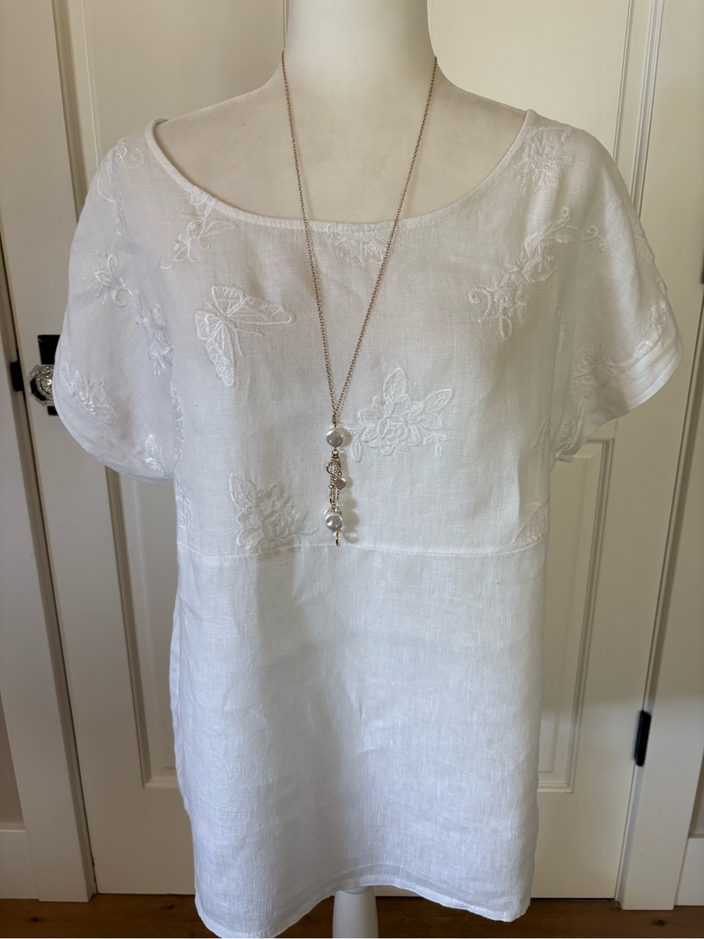 Terzo Millenio Women's White Embroidered Italian Linen Tunic Top